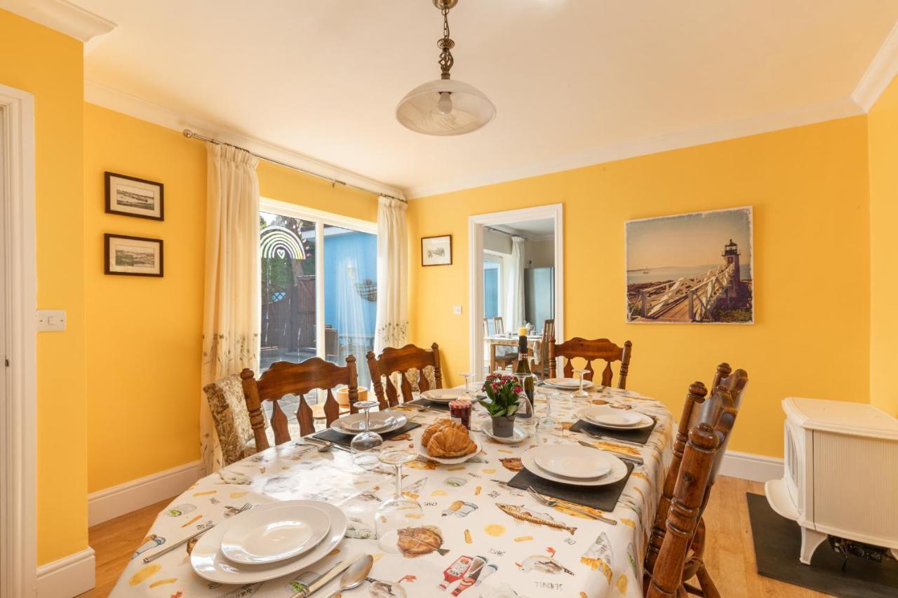Sunningdale - Beach Side Cottage, Sea Views, Parking サンダースフット エクステリア 写真